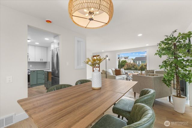 3254 NW Market Street, Seattle, WA 98107