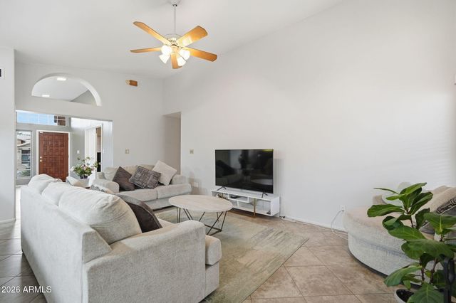 2748 E VERBENA Drive, Phoenix, AZ 85048
