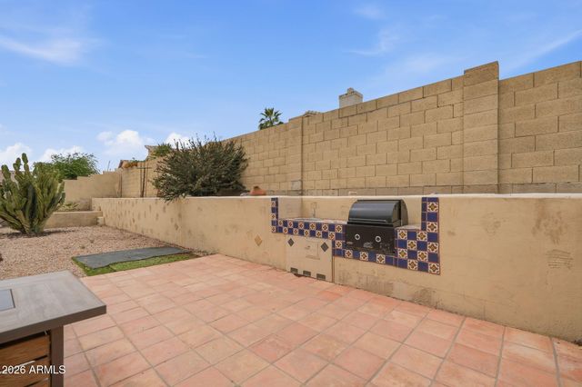 2748 E VERBENA Drive, Phoenix, AZ 85048