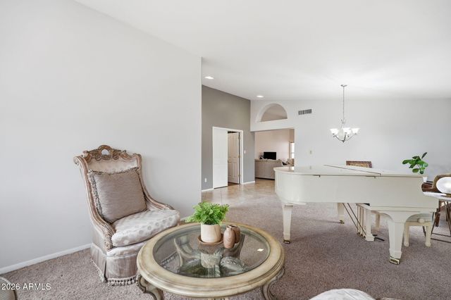 2748 E VERBENA Drive, Phoenix, AZ 85048