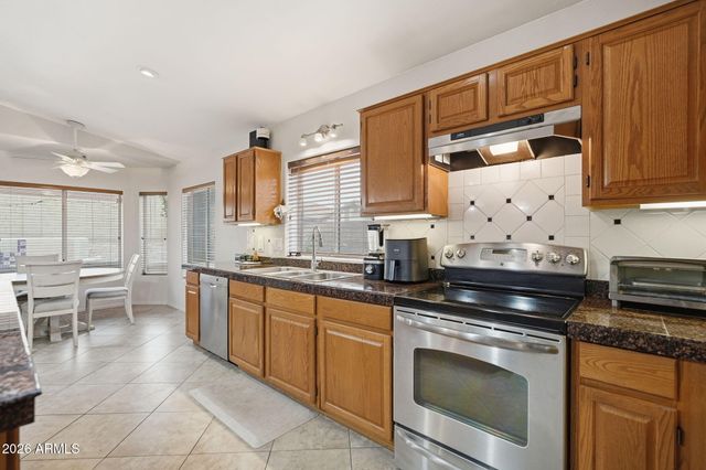 2748 E VERBENA Drive, Phoenix, AZ 85048