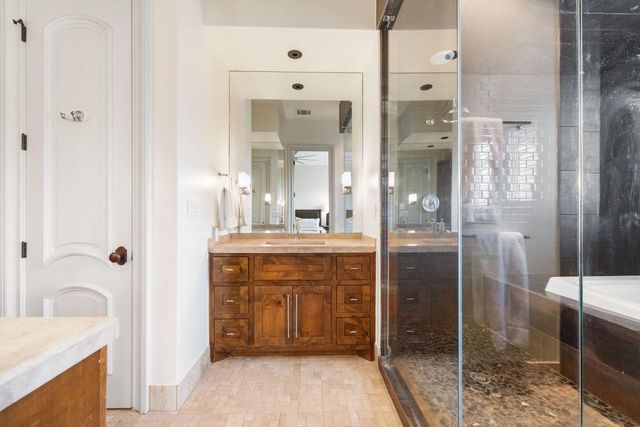 2002 Kinney Ave A, Austin, TX 78704