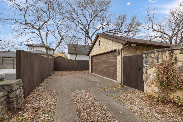 2002 Kinney Ave A, Austin, TX 78704