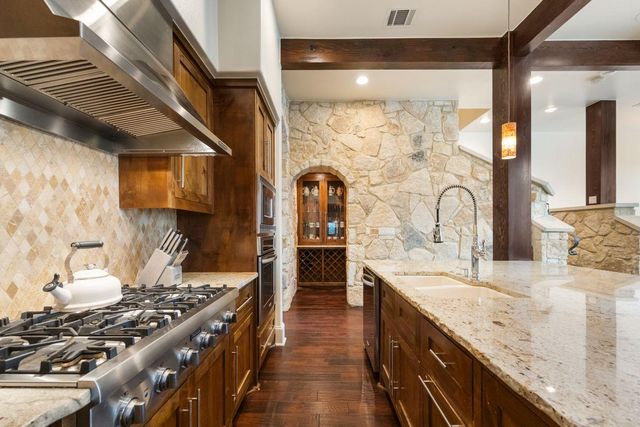 2002 Kinney Ave A, Austin, TX 78704