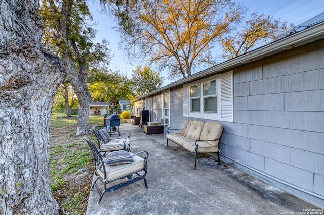 1703 22nd, Hondo, TX 78861