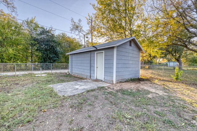 1703 22nd, Hondo, TX 78861