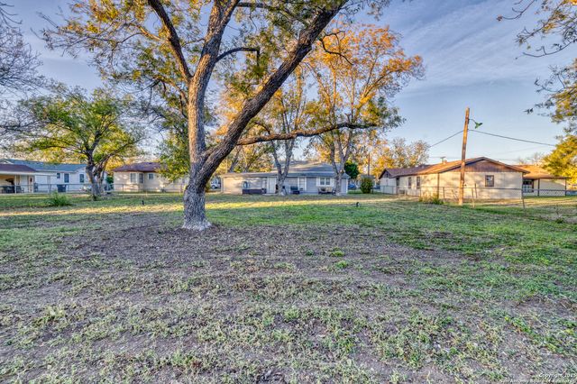 1703 22nd, Hondo, TX 78861