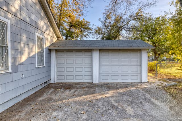 1703 22nd, Hondo, TX 78861