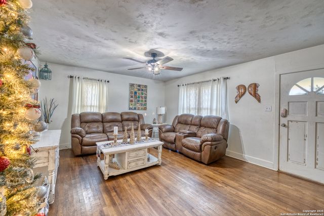 1703 22nd, Hondo, TX 78861