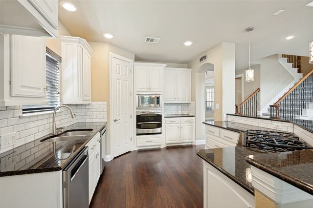 5304 Townsend Drive, Flower Mound, TX 75028