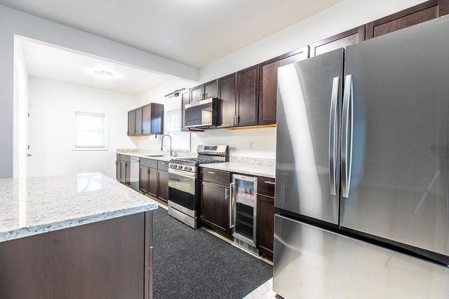 1611 Sheridan ROAD, Kenosha, WI 53140