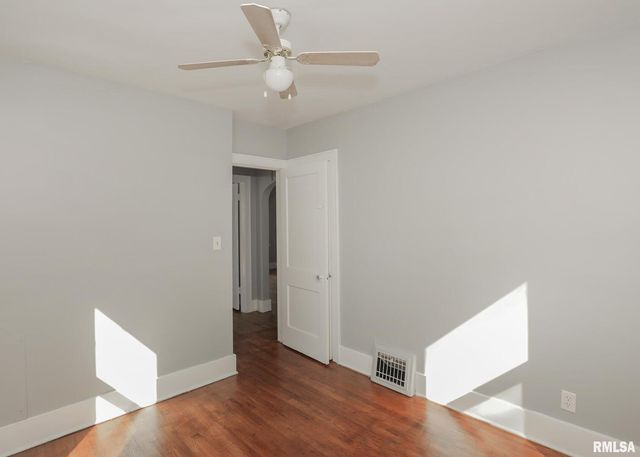 934 20TH Avenue, Rock Island, IL 61201