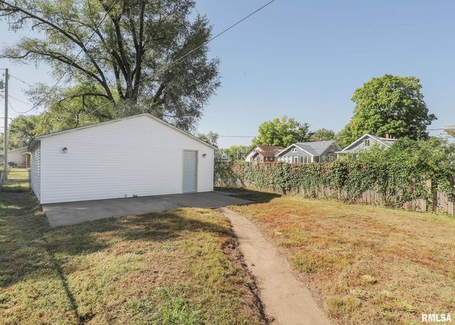 934 20TH Avenue, Rock Island, IL 61201