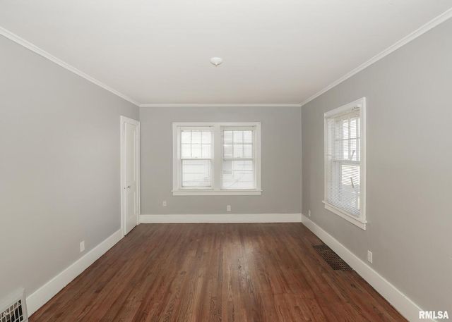 934 20TH Avenue, Rock Island, IL 61201