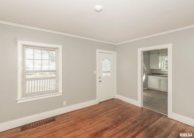 934 20TH Avenue, Rock Island, IL 61201