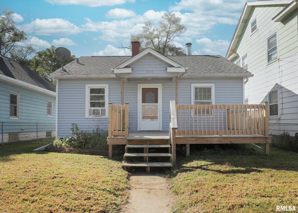 934 20TH Avenue, Rock Island, IL 61201