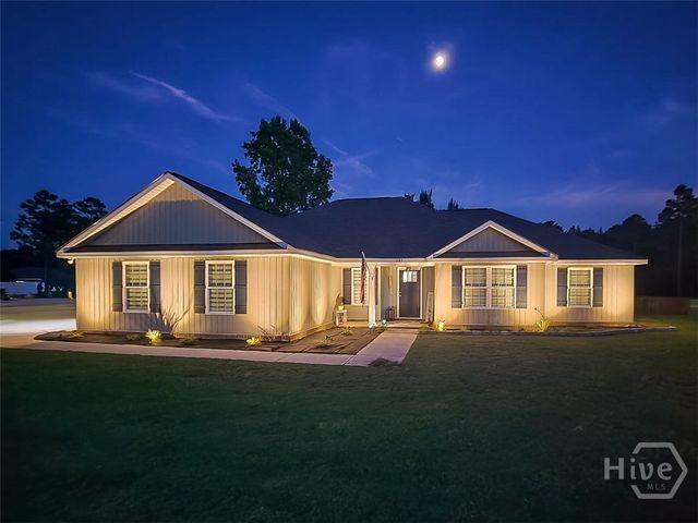 132 River Bluff Way, Ellabell, GA 31308