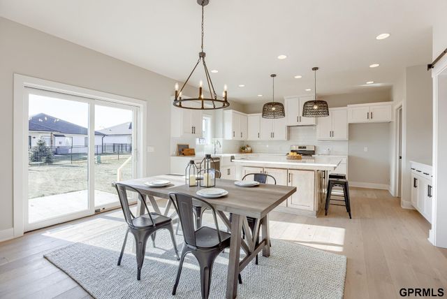 12361 Fenwick Street, Papillion, NE 68046