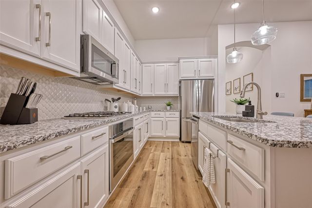 7933 Wild Thicket Drive, Magnolia, TX 77354