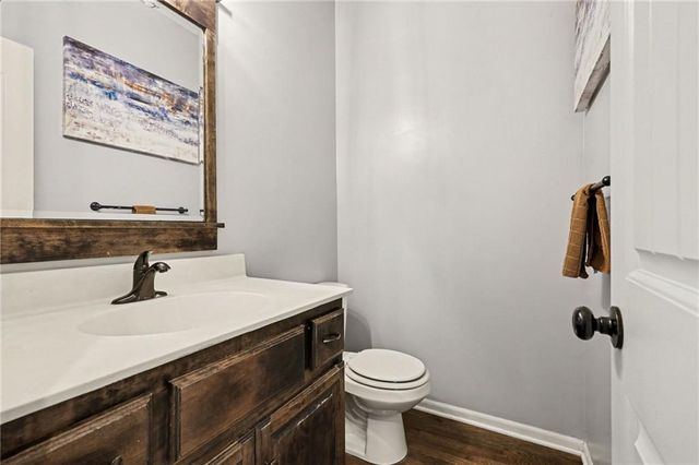 1207 E 15th Street, Kearney, MO 64060