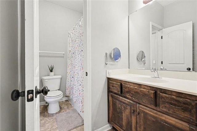 1207 E 15th Street, Kearney, MO 64060