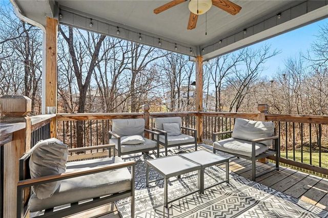 1207 E 15th Street, Kearney, MO 64060