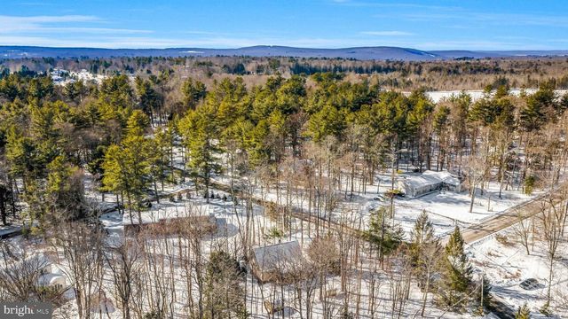 102 KING ARTHUR RD, Pocono Lake, PA 18347