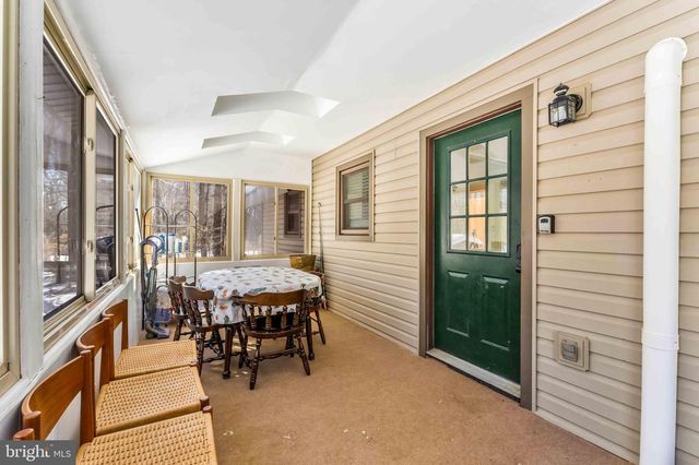 102 KING ARTHUR RD, Pocono Lake, PA 18347