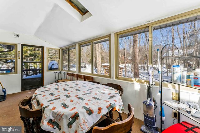 102 KING ARTHUR RD, Pocono Lake, PA 18347