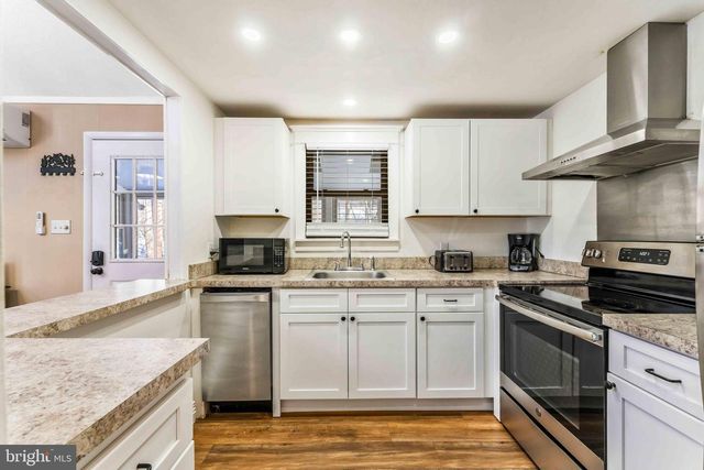 102 KING ARTHUR RD, Pocono Lake, PA 18347