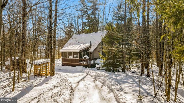 102 KING ARTHUR RD, Pocono Lake, PA 18347