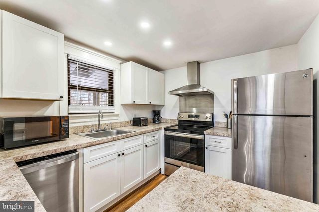 102 KING ARTHUR RD, Pocono Lake, PA 18347