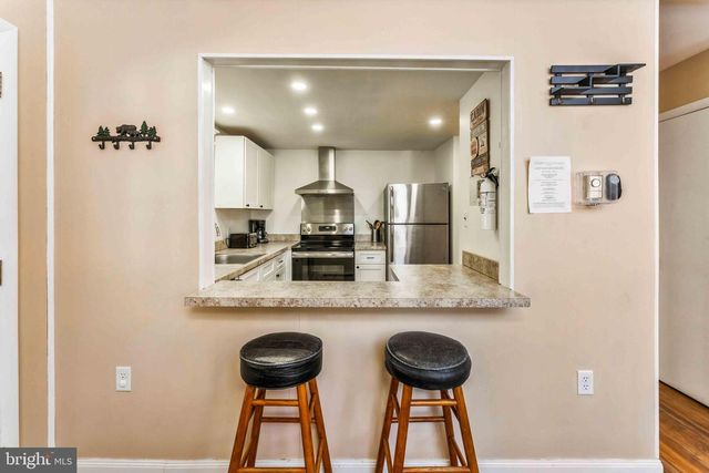 102 KING ARTHUR RD, Pocono Lake, PA 18347