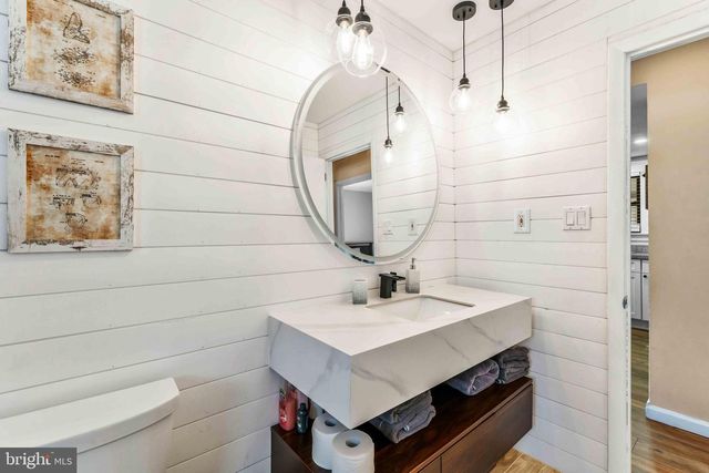 102 KING ARTHUR RD, Pocono Lake, PA 18347