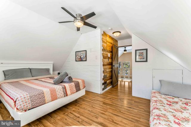 102 KING ARTHUR RD, Pocono Lake, PA 18347