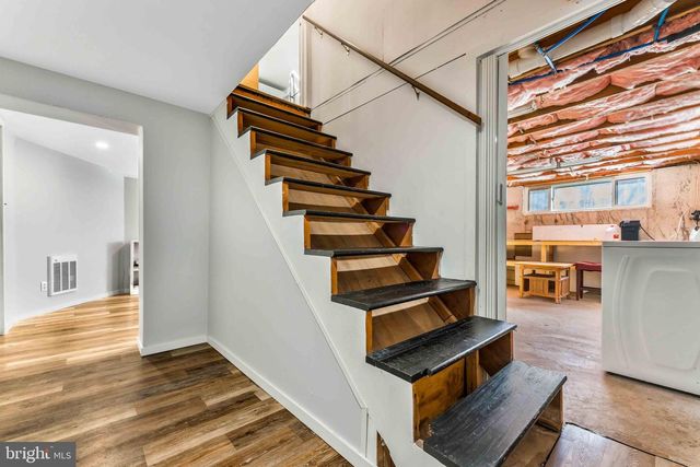 102 KING ARTHUR RD, Pocono Lake, PA 18347