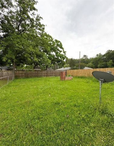 101 West St, Liberty, TX 77575