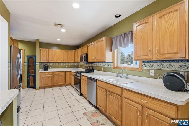 179 Fern Avenue, Lyndhurst, NJ 07071