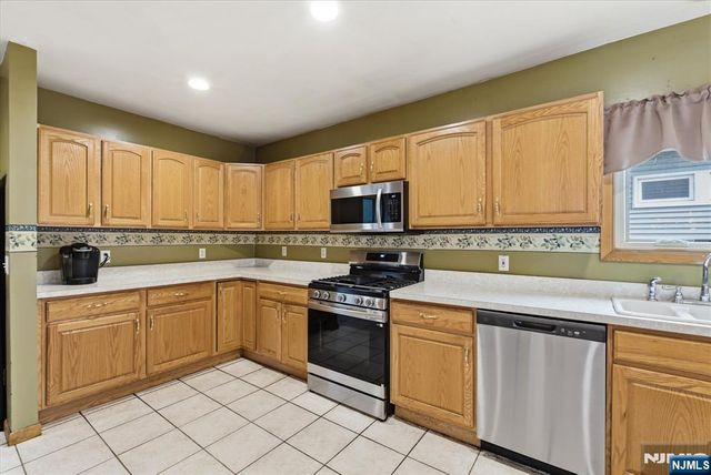 179 Fern Avenue, Lyndhurst, NJ 07071