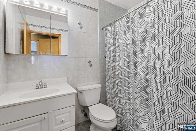 179 Fern Avenue, Lyndhurst, NJ 07071