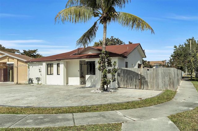 12201 SW 194th Ter, Miami, FL 33177