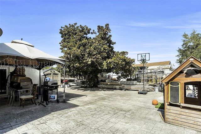 12201 SW 194th Ter, Miami, FL 33177