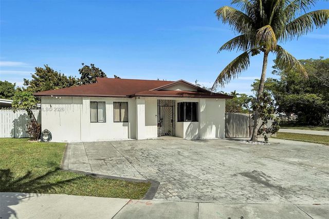 12201 SW 194th Ter, Miami, FL 33177