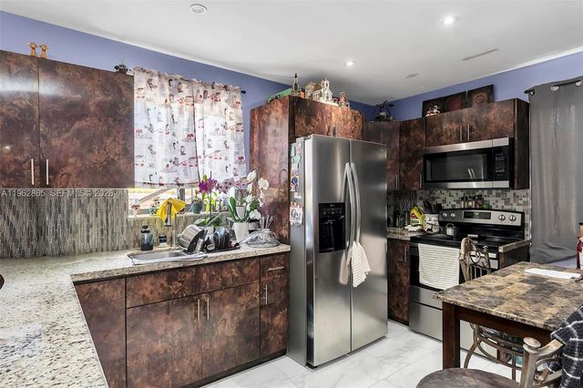 12201 SW 194th Ter, Miami, FL 33177