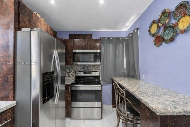 12201 SW 194th Ter, Miami, FL 33177