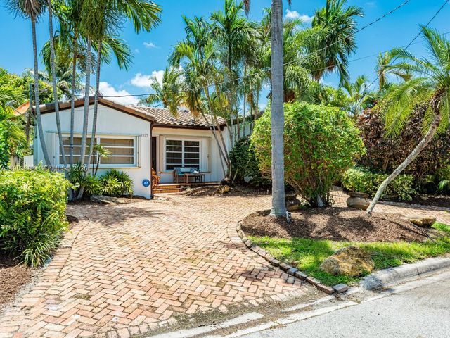 8927 Hawthorne Ave, Surfside, FL 33154