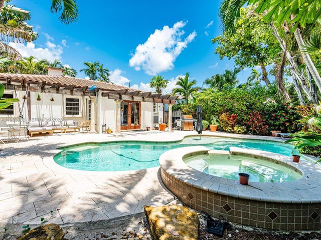 8927 Hawthorne Ave, Surfside, FL 33154