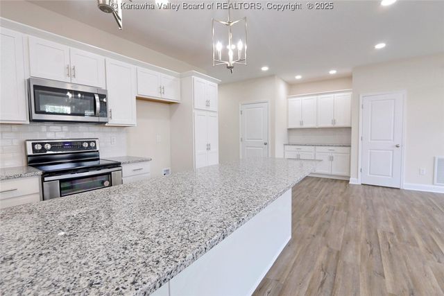 4210 Fairway CX, South Charleston, WV 25309