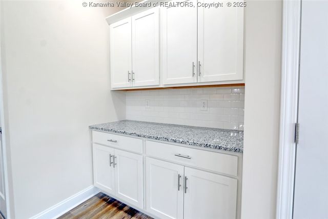 4210 Fairway CX, South Charleston, WV 25309