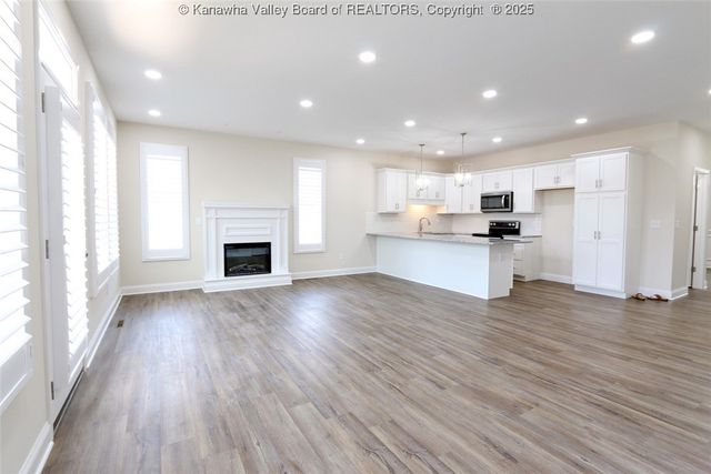 4210 Fairway CX, South Charleston, WV 25309